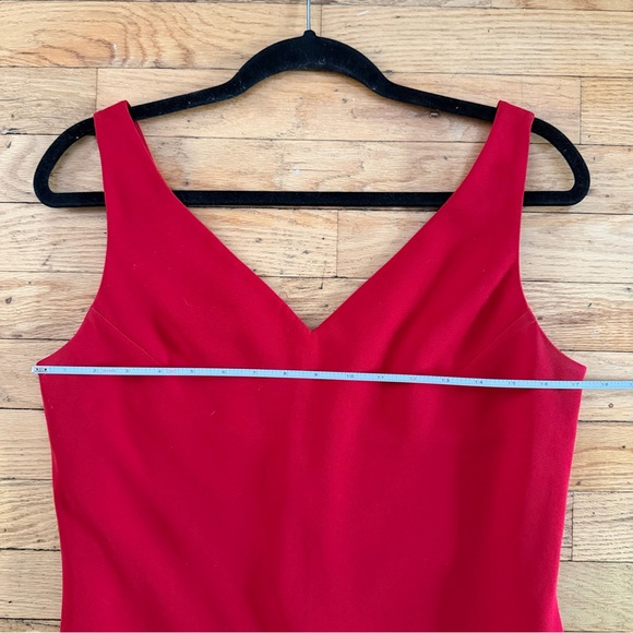 Elegant Red Sleeveless Dress - Picture 7 of 7